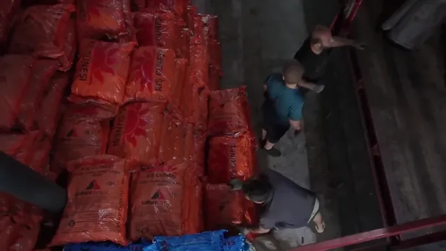 Portakal kömürü yüklemesi